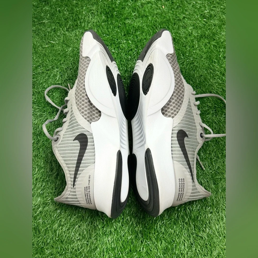 Nike Men's Training‎ Sneaker Size 10.5